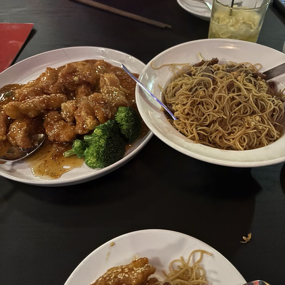 Lotus Restaurant - Gluten Free Sesame Chicken and Beef Mei Fun - Chinese Near Me - Farmingdale, New York Lotus Restaurant - Gluten Free Sesame Chicken and Beef Mei Fun - Chinese Near Me - Farmingdale, New York