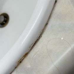 San Simeon Lodge - This is the rusted sink