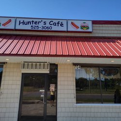 Hunter's Cafe - Small roadside Cafe, recommended by locals.