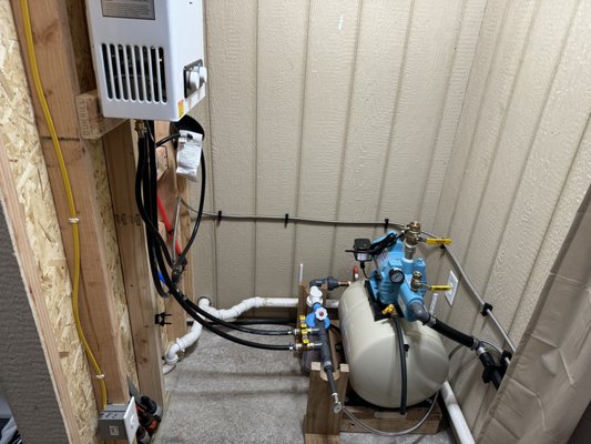 Red’s Residential Trenching and Boring Logo