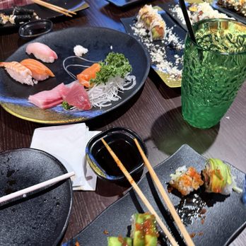 MoMoGoGo - Sushi Bars Near Me - Arlington, Virginia MoMoGoGo - Sushi Bars Near Me - Arlington, Virginia