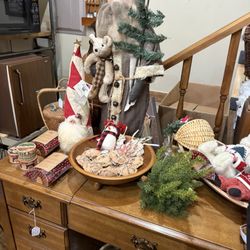 Fireside Primitives - Lots of Christmas
