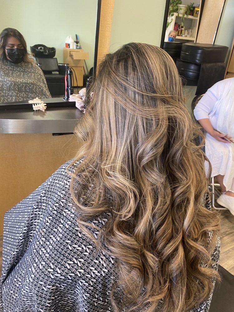 MARISOL’S BEAUTY SALON Updated August 2024 41 Photos 540 W 4th St