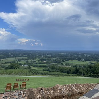 Dirt Farm Brewing - Breweries Near Me - Bluemont, Virginia