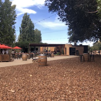 Napa Yard - Restaurants Near Me - Napa, California