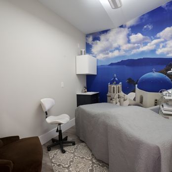 Epiphany Spa - Santorini custom facial treatment room - Day Spas Near Me - Oakville, Ontario