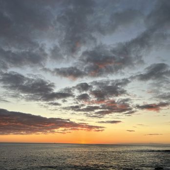 Casa-De-Emdeko - Sunset view - Vacation Rentals Near Me - Kailua Kona, Hawaii