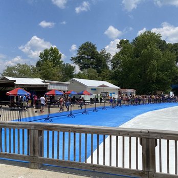 Six Flags White Water - Lines to get into the wave pool - Water Parks Near Me - Marietta, Georgia
