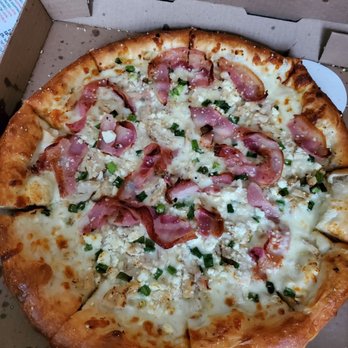 Cobblestone Pizza - Garlic Chicken Pizza - Pizza Near Me - Newport, Oregon