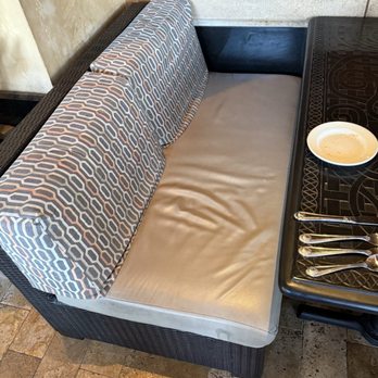 The Cheesecake Factory - Awful seat - Desserts Near Me - Thousand Oaks, California The Cheesecake Factory - Awful seat - Desserts Near Me - Thousand Oaks, California