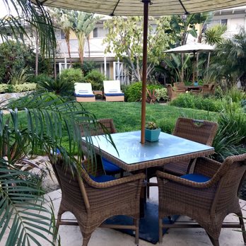 Pavilion Hotel - Plenty of seating area to hangout and towels are already laid out for you - Hotels Near Me - Avalon, California Pavilion Hotel - Plenty of seating area to hangout and towels are already laid out for you - Hotels Near Me - Avalon, California