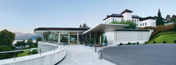 Clinique La Prairie by null