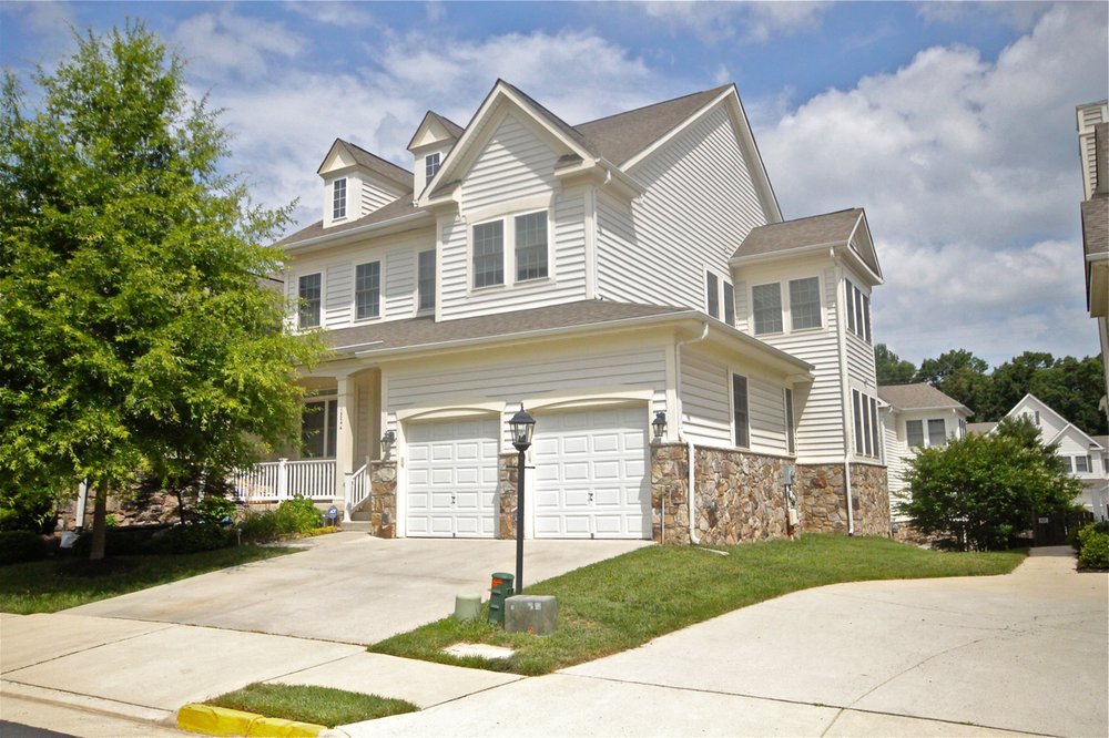 LORRIE PENN HUNTER THE DUKES GROUP RE/MAX GATEWAY 20405 Exchange