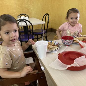 Asado El Gordo - Enjoying the meal - Chicken Shop Near Me - San Antonio, Texas Asado El Gordo - Enjoying the meal - Chicken Shop Near Me - San Antonio, Texas