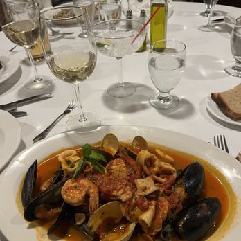 Villa Amalfi - Italian Near Me - Cliffside Park, New Jersey
