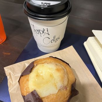 Kapéj Coffee - Raspberry cheese muffin Chai latte - Cafes Near Me - Chicago, Illinois Kapéj Coffee - Raspberry cheese muffin Chai latte - Cafes Near Me - Chicago, Illinois