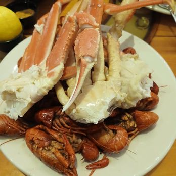 Captain George's Seafood Restaurant - Plate 2 snow crabs and crawfish - Seafood Near Me - Williamsburg, Virginia
