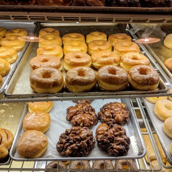 Royal Donut Cafe - Donuts Near Me - Burlingame, California Royal Donut Cafe - Donuts Near Me - Burlingame, California