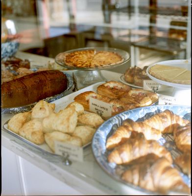 Luna Bakery by null