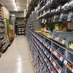 Holcomb Bridge Ace Hardware - More hardware