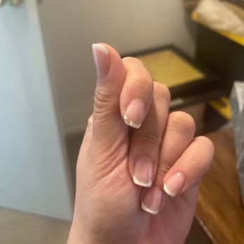 Golden Nails - Index and second finger both cracked. - Nail Salons Near Me - Sacramento, California Golden Nails - Index and second finger both cracked. - Nail Salons Near Me - Sacramento, California