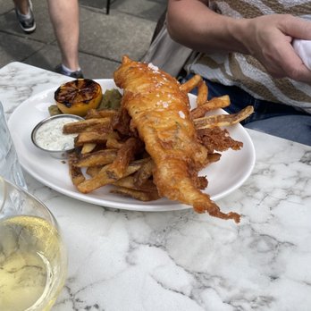 The Queen And Beaver Public House - Cod - Pubs Near Me - Toronto, Ontario The Queen And Beaver Public House - Cod - Pubs Near Me - Toronto, Ontario