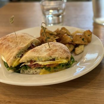 Berkley Bar - Fried Egg BLT - Cocktail Bars Near Me - Sacramento, California Berkley Bar - Fried Egg BLT - Cocktail Bars Near Me - Sacramento, California