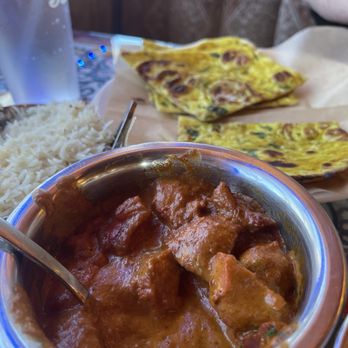 India 4 U - Chicken curry, basmati rice & garlic naan - Indian Near Me - Manteca, California