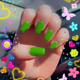 Neon green acrylic nails with shellac Neon green acrylic nails with shellac