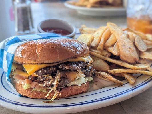 Hank's Garage and Grill by null