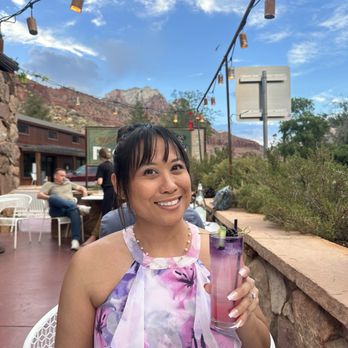 Spotted Dog - The drink matches my dress! - American Near Me - Springdale, Utah Spotted Dog - The drink matches my dress! - American Near Me - Springdale, Utah