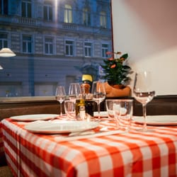 Pizzeria Pozzuoli - Tisch