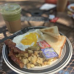The Cracked Mug Coffee House - Breakfast Plate