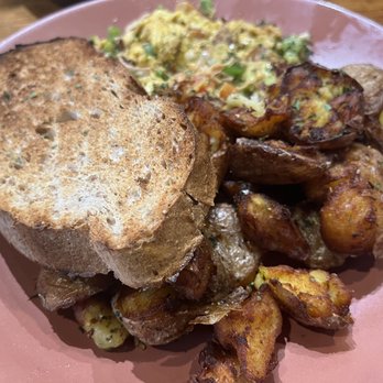 Berkeley Social Club - Millionaire bacon, tomato, avocado scramble - Breakfast & Brunch Near Me - Berkeley, California