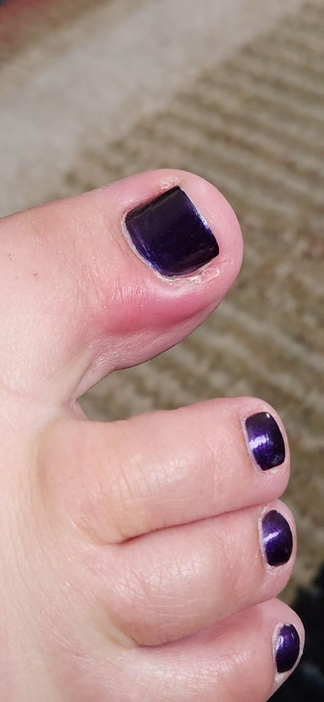 Gorgeous Nails Logo