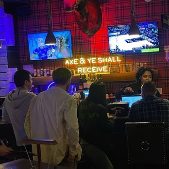 Kick Axe Throwing - Bars Near Me - Brooklyn, New York