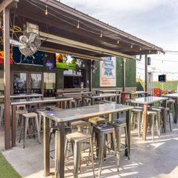 Little Woodrow's Midland - It's always a good idea to sit on the patio!
