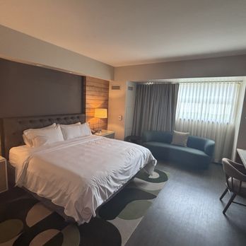 Renaissance Allentown Hotel - King Room - Hotels Near Me - Allentown, Pennsylvania