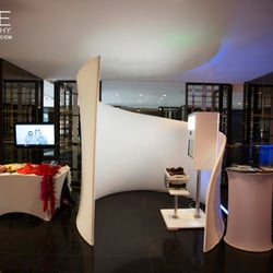Smile Lounge Interactive - The Modern Photo Booth