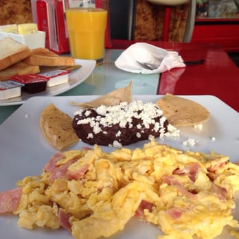 Grand City - Option 2: a) juice or coffee b) eggs or ?? - Hotels Near Me - Cancún, ROO