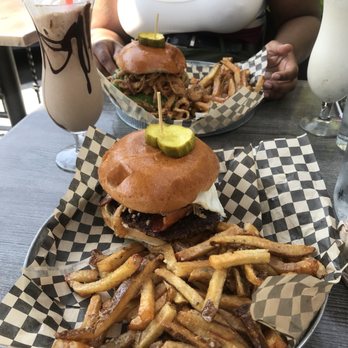 Broderick - Burgers Near Me - Walnut Creek, California