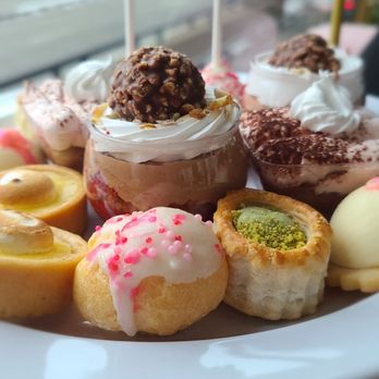 Tea Around Town - Bus Tours Near Me - Chicago, Illinois
