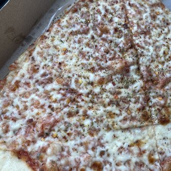 Venice Pizzeria & Restaurant - This pizza tastes like paper and ketchup. - Pizza Near Me - Bronx, New York Venice Pizzeria & Restaurant - This pizza tastes like paper and ketchup. - Pizza Near Me - Bronx, New York