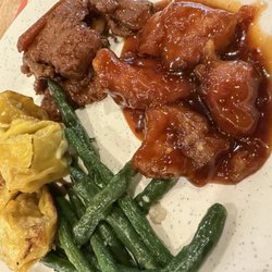 World Buffet & Grill - Pork dumplings, general Taos chicken, broccoli and beef.