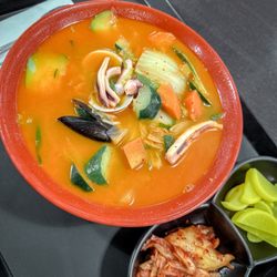 Yori Yori - Seafood noodles soup