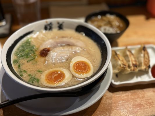 Ramen Danbo Robson by null