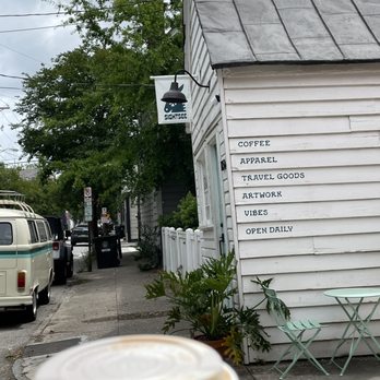 Sightsee - a cup of coffee in front of a building - Coffee & Tea Near Me - Charleston, South Carolina Sightsee - a cup of coffee in front of a building - Coffee & Tea Near Me - Charleston, South Carolina