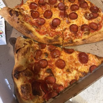 Leo's Hideout - Pizza Near Me - San Antonio, Texas