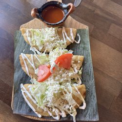 El Guacamole - Zucchini blossom empanadas stuffed with cheese