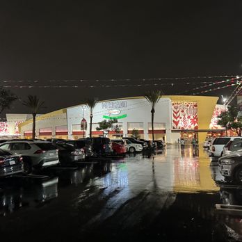 Mercado Gonzalez - parking lot was packed on Wednesday during soft opening - Mexican Near Me - Costa Mesa, California Mercado Gonzalez - parking lot was packed on Wednesday during soft opening - Mexican Near Me - Costa Mesa, California